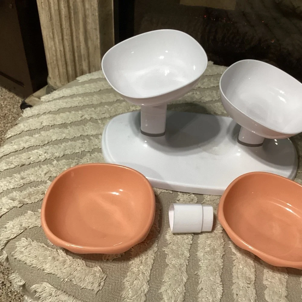 New 2 piece dog bowl set